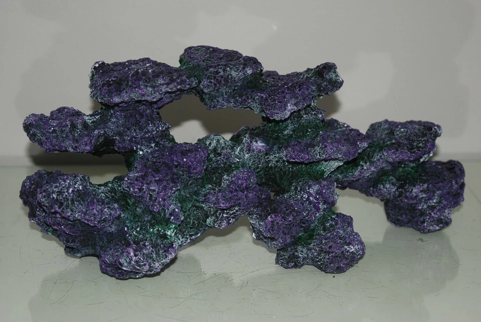 Stunning Aquarium Large Coral Reef Cichlid Cave Rock Decoration 37 x 14 x 16 cms - Image 1 of 4