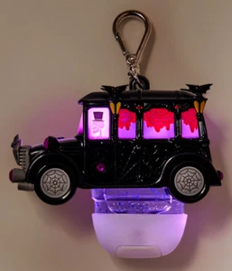 Portachiavi Bath & Body Works Light-making Hearse PocketBac FOB - Foto 1 di 8