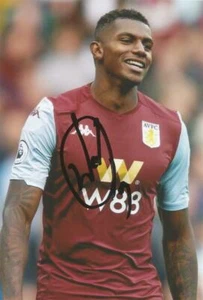 ASTON VILLA: FOTO DE ACCIÓN FIRMADA POR WESLEY MORAES 6x4 + certificado de autenticidad - Imagen 1 de 1