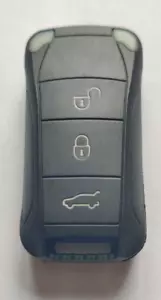 NEU 3 TASTEN FERNBEDIENUNG KLAPPSCHLÜSSEL ETUI für PORSCHE CAYENNE 2003-2012, + LOGO + KLINGE! - Bild 1 von 3