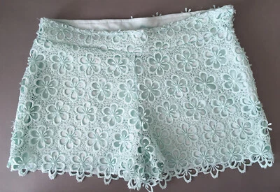 Mint Green Lace Shorts Fitted - Size UK10 - Daisy Floral Lined Side-Zip - Image 1 of 4