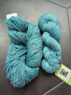 Juego de 2 Neps de tweedy hilo calcetín teñido a mano de madera de Rory's Toes Tucker 85/15, 438yds  Foto 1 de 3