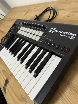 NOVATION Launchkey 25 MK2 Tastiera controller midi usb 25 tasti - Immagine 1 di 3
