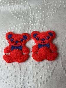 Rotes Garn TEDDYBÄREN 2" bestickt Patches aufnähen Stoff Patch Applikation Menge 2 - Bild 1 von 2