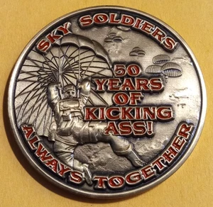 173ª Brigada Aerotransportada Sky Soldiers 50 Aniversario Desafío Moneda-Paracaparroopers - Imagen 1 de 3