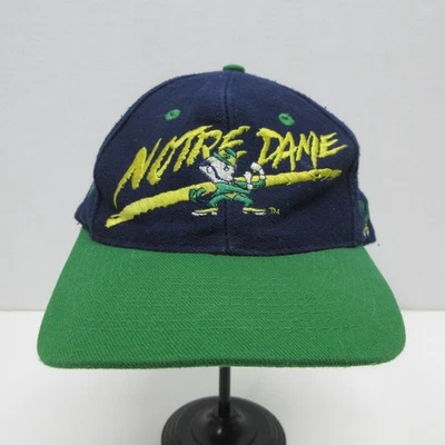 De colección Notre Dame Lucha Irlandesa Sombrero Gorra Snap Back Hombres Fútbol Universitario Guión Foto 1 de 4