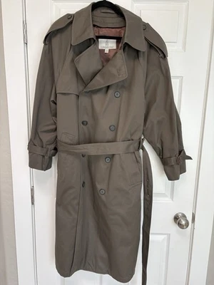 NWOT London Fog Mens Trench Coat Double Breasted Lined Inside Pkts 40S FREE Ship - Image 1 of 4