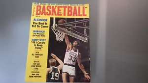 1970 Pro-College-High School BASKETBALL 11th ANNUAL Magazine Lew Alcindor Cover - Picture 1 of 4