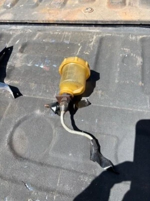 Clutch reservoir for 1965 Sunbeam Alpine - Image 1 of 2