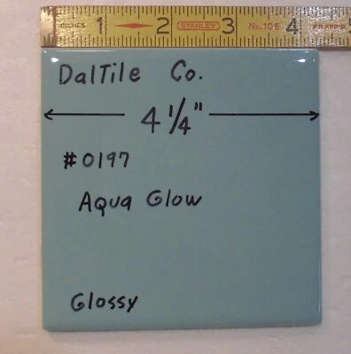 1 pc. Aqua Glow: azulejo de cerámica brillante de 4-1/4" de Daltile #0197, azul cielo claro Foto 1 de 4