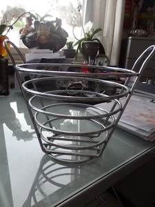 Obstkorb aus silberfarbenem Metall - Bild 1 von 3