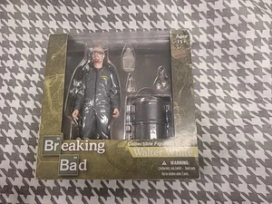 Mezco Breaking Bad Figure Walter White Vamonos Pest Suit Exclusive MOC RARE - Picture 1 of 9