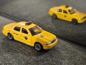 Realtoy NYC Taxi New York 7C43 Yellow Cab Ford Crown Victoria - Picture 1 of 7