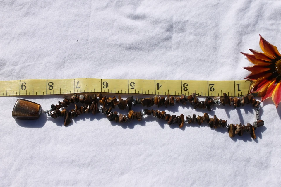 Beautiful Gemstone Chip Necklace with Matching Drop Tumbled Gemstone 18" long - Image 1 of 4