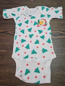 Vintage 90's Winnie The Pooh Baby Size 14-18lbs. Bodysuit Pooh & Christmas Trees - Picture 1 of 4