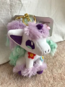 Galarian Ponyta Ostern Plüsch Schlüsselanhänger - Maskottchen - Pokemon Center Japan 2018 Rare - Bild 1 von 11