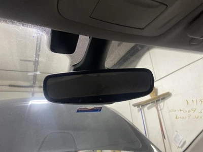 Used Front Center Interior Rear View Mirror fits: 2022 Chrysler Pacifica automat - Image 1 of 4