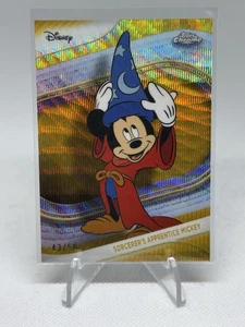 2025 Topps Chrome Disney Sorcerer’s Apprentice Mickey Gold Wave /50 #190 - Bild 1 von 2