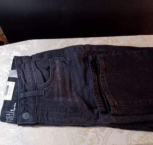Jeans cortos negros Time and Tru talla 6 - Nuevos con etiquetas - Imagen 1 de 8