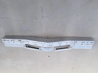 Cadillac 1977 1978 1979 cupé/sedán Deville Fleetwood parachoques delantero barra frontal Foto 1 de 4