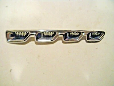 Buick Lucerne  La Crosse RH Passenger  Side(6362)  Fender Port Hole Vent 06,07 - Image 1 of 2