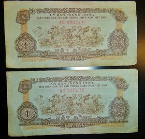 2 x 1 DONG NOTE - VC - US CAPTURED 1970 - CAMBODIA INVASION - VIETNAM WAR, C322 - Picture 1 of 5