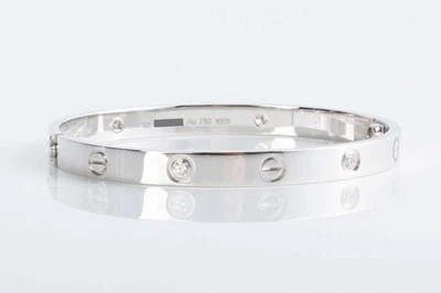 Pulsera Cartier Love 4 Diamantes Talla 18 Est. Venta al por menor $14,000 nuevo estado $9900  Foto 1 de 4