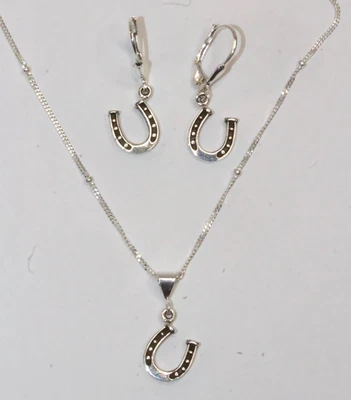 Juego de collar colgante de herradura de plata de ley de 16" y pendientes colgantes Foto 1 de 4