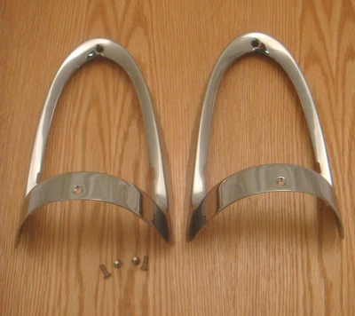 Biseles de lámpara trasera Chevy 1955 cromados con herrajes **Hecho en Estados Unidos ** Foto 1 de 3