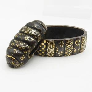 Fuchi & Kashira Owari "traditional Japanese patterns"  Antique Sword Fitting - Picture 1 of 24