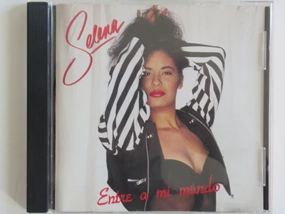 Selena Entra A Mi Mundo, neuwertig - Image 1 of 2