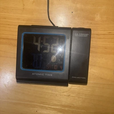 LA CROSSE Atomic Projection Alarm Clock Indoor Outdoor Temperature 616-146A - Image 1 of 3