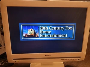 White Toshiba 19" HD TV 19LV506 DVD Player HDMI Combo VGA Gaming w/Remote 👍 - Picture 1 of 13