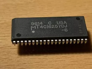 Micron Technology IC - MT4C16257DJ-6 -256Kx16 DRAM, SMD, 40 pin. - Picture 1 of 3