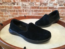 skechers go lite suede