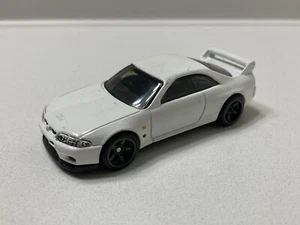 Hot Wheels Premium Nissan Garage Diorama White Nissan Skyline GT-R R-33 LOOSE - Picture 1 of 10