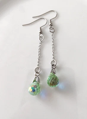 lange Ohrringe, Kristall-Glasperlen "Tropfen", grün AB, Handmade🎀 - Bild 1 von 2