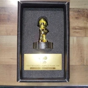 Figura Estatua Dorada Super Mario Platino Miembro Memorial Club Nintendo Limited 69 - Imagen 1 de 8