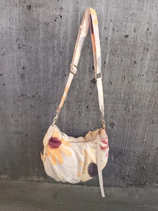 Vince Camuto Sweet Nylon Crossbody/Shoulder Harlo Autumn Sunflower Bag - Bild 1 von 8