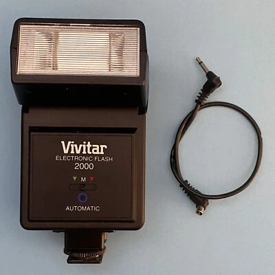 Vintage Vivitar 2000 Electronic Flash with cord - Image 1 of 4