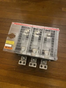 ABB OES600J3 Fusible Disconnect 3 Pole 600 Amp 600VAC Accepts Class J Fuse - Picture 1 of 5