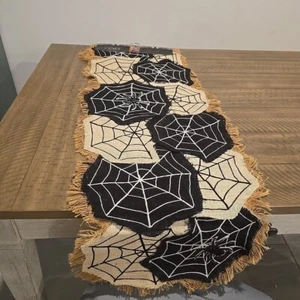 Cynthia Rowley Halloween Creepy Spider Web & Spiders 14 X 52 Burlap Table Runner - Picture 1 of 4