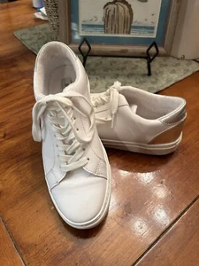 Steve Madden Women’s Ravia White & Silver Casual Sneakers Size 9 1/2 - Picture 1 of 19
