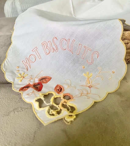 Vintage Bread Basket Liner Embroidered Edge Floral Design Hot Biscuits Cover