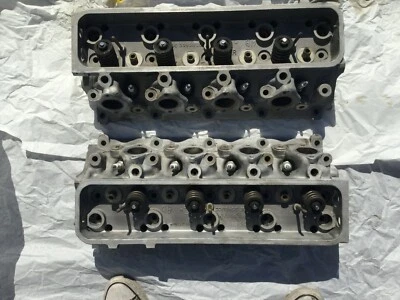 Par de culatas ROLLS ROYCE P/N UE35951/CC a juego Foto 1 de 4