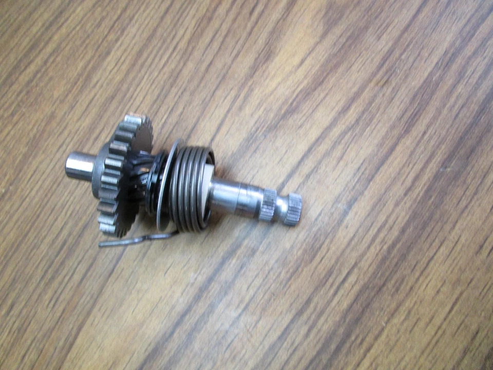 IT 125 YAMAHA 1980 IT 125 1980 PALANCA DE PATADA EJE Foto 1 de 1