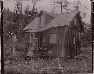 PHOTOGRAPH HOUSE/CABIN GIRLS HAT FASHION COLUMBIA RIVER PORTLAND OREGON PHOTO - Imagen 1 de 1