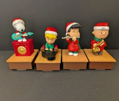 VIDEO All Work: 4 Peanuts Hallmark Wireless Band 2011 Snoopy Lucy Charlie + Set - Image 1 of 4