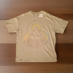 NEW Men's Size M American Eagle Pink Floyd Band Tee Tan T-Shirt Dark Side Moon - Picture 1 of 6