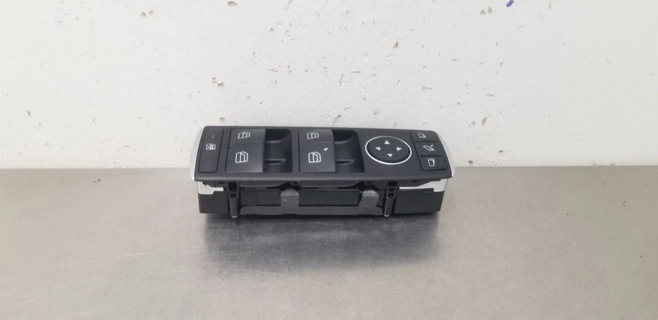 17 MERCEDES BENZ GLS63 AMG W166 FRONT DRIVER LEFT MASTER WINDOW SWITCH 166905440 - Image 1 of 4